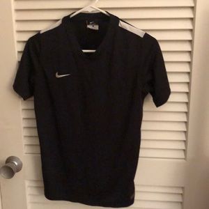 Nike medium fit short sleeve top